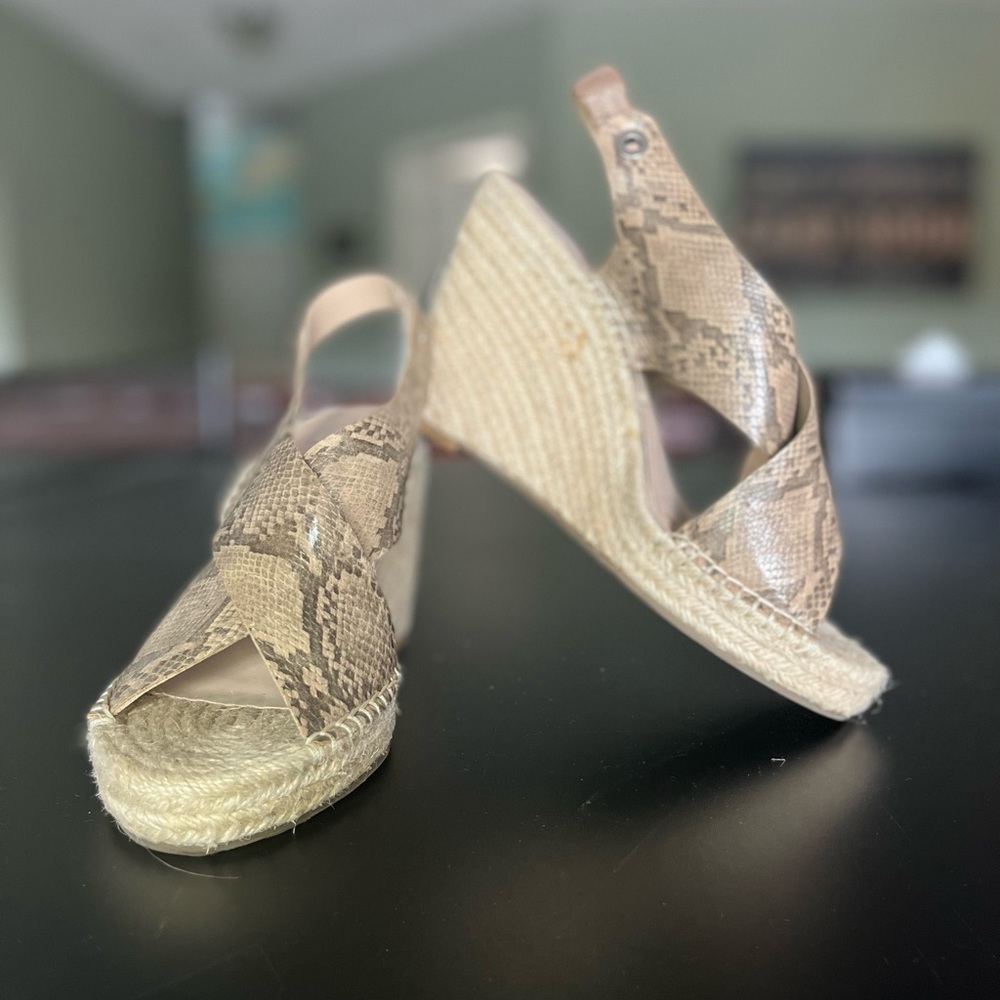 DV by Dolce Vita snake print espadrilles. Women’s Size 8.5.